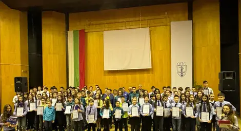 134 изявени ученици получиха от Община Русе финансова подкрепа и признание за таланта си