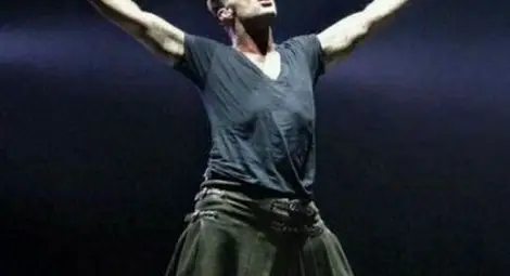 Рики Мартин облече пола