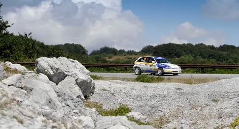 Шестима в болница след инцидент на планинско рали, двама са сериозно пострадали