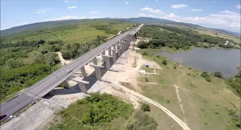 Шофьорите в посока Пловдив вече преминават по ремонтираното дясно платно между 80-ти и 90-ти км на АМ &bdquo;Тракия&ldquo; /галерия/