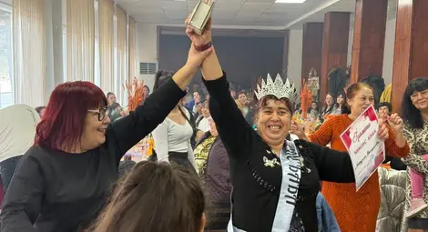 Избраха &bdquo;Мисис Най-весела баба&ldquo; и &bdquo;Най-грижовна снаха&ldquo; на Бабинден в Караманово и Долна Студена