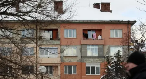 Погват остъклените балкони