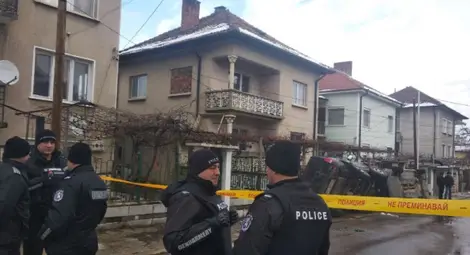 Безредици в Мездра, пращат жандармерия