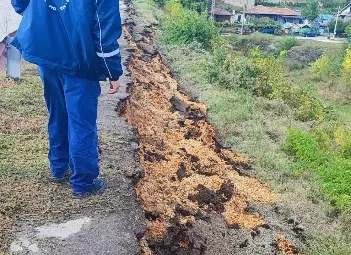 Екипи на &bdquo;ВиК&ldquo; ООД &ndash; Русе подпомагат действията по предотвратяване на потенциална криза в с. Николово