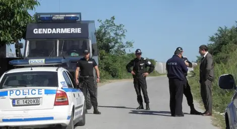 МВР спира футболни агитки, пътуващи за Гърмен