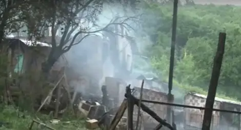 Акция в помощ на семейството с изпепелени от мълния къща и ферма