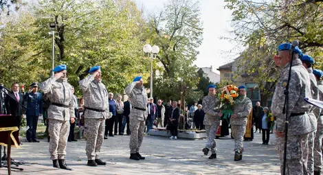 Пенчо Милков пред Мемориала на загиналите: Саможертвата на хилядите войници напомня за безумието на конфликтите и смисъла на мира Пенчо Милков пред Мемориала на загиналите: Саможертвата на хилядите войници напомня за безумието на конфликтите и смисъла на мира