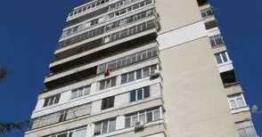 75-годишна жена полетя от 9 етаж, докато мие прозорците