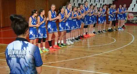 Млади баскетталанти на Русе уверено вървят напред на домашните финали на държавното първенство Млади баскетталанти на Русе уверено вървят напред на домашните финали на държавното първенство