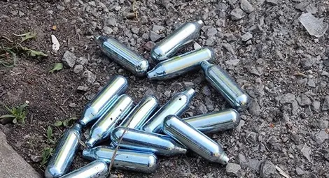 Тлъста глоба за райски газ падна в съда - сочените за купувачи рязко смениха версията Тлъста глоба за райски газ падна в съда - сочените за купувачи рязко смениха версията