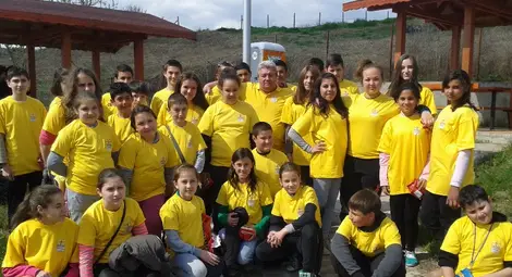 Над 100 деца чистиха и рисуваха красотите на Ценовския край Над 100 деца чистиха и рисуваха красотите на Ценовския край