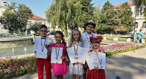 Талантите от &bdquo;Слънчеви ноти&ldquo; и &bdquo;Приста&ldquo; с награди от Варна