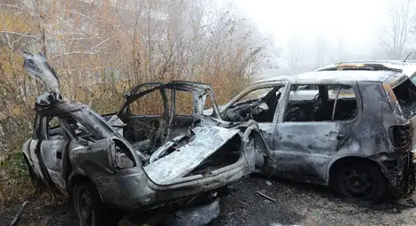 Взрив изхвърли таван на кола на 6-ия етаж