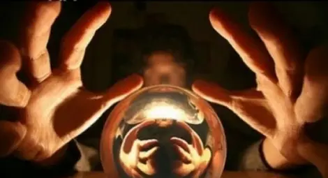 Осъдиха врачка, обещавала да изчисти от клиентка злите сили срещу 2600 лева