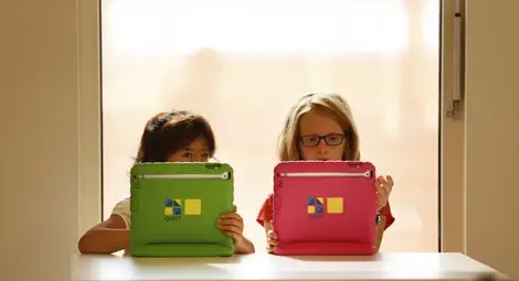 Намалява броят на осиновените деца: 418 през 2020 г.