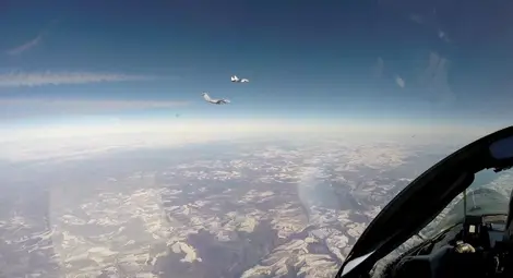 Наши изтребители тренират с НАТО-вски самолет С-17 Наши изтребители тренират с НАТО-вски самолет С-17