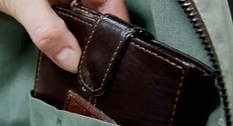 52-годишен обрал клиент на магазин на Трифон Зарезан 52-годишен обрал клиент на магазин на Трифон Зарезан