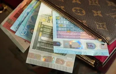 Румънският министър на труда подготвя най-голямото увеличение на заплатите