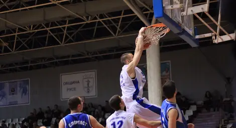 Руслан Русев: Ние работим, друг обира хубавите баскетболни плодове на Русе Руслан Русев: Ние работим, друг обира хубавите баскетболни плодове на Русе