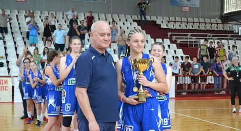 Баскетболистките на &bdquo;Дунав 2016&ldquo; триумфираха с националната титла