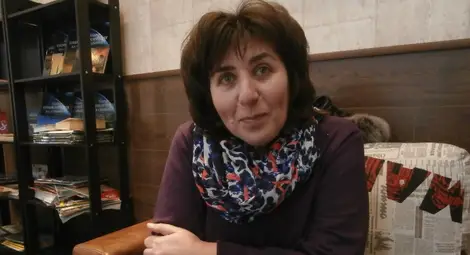 Галя Кръстева мечтаела за научна кариера,  а открила прелестта да учи малки и големи