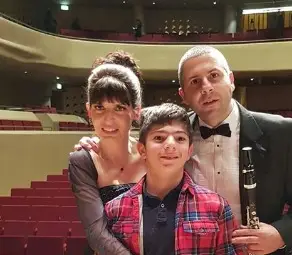 Русенски музикант показва на Кувейт  мощта и чара на българското изкуство