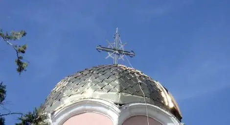 Позлатяват камбанарията на катедралния храм "Св.Св. Апостоли Петър и Павел" в Силистра