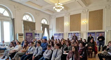 Пенчо Милков към ученици на кръгла маса за Кирил Старцев: Надявам се, че животът му ще ви вдъхнови за стъпките ви занапред Пенчо Милков към ученици на кръгла маса за Кирил Старцев: Надявам се, че животът му ще ви вдъхнови за стъпките ви занапред