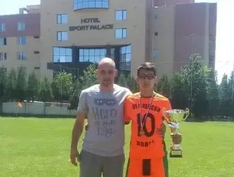 В началото Кристиан дори не харесвал футбола. А днес е титуляр в националния