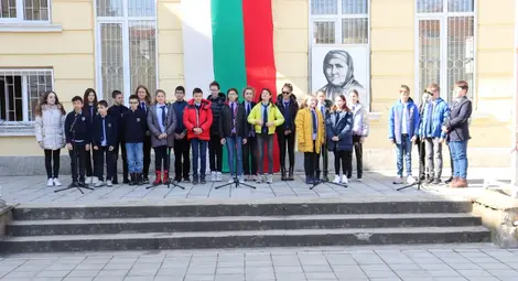 Математическата награди 15 призьори от състезания на патронния си празник