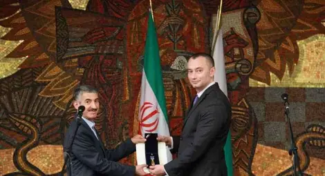 Младенов връчи "Златна лаврова клонка" на посланика на Иран у нас