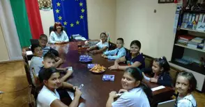 Хапят ли ви комарите? Ще се кандидатирате ли пак? Кметът на Щръклево с необичайно интервю