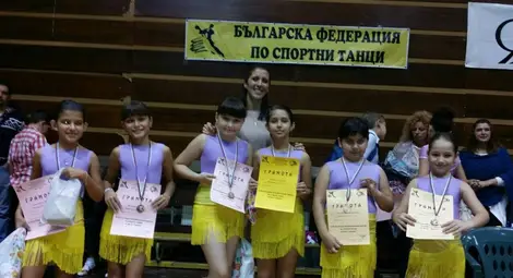 Малките танцьори с призови места на &bdquo;Фея Данс&ldquo; в Шумен