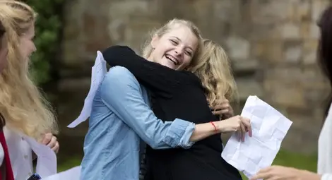 Прегръдките са полезни и за мускулите