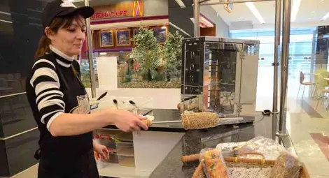 Козуначени коминчета димят  съблазнително в &bdquo;Мол Русе&ldquo;