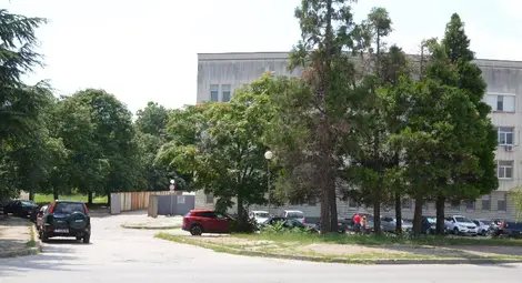 Това е теренът, където ще бъде изграден новият паркинг. Снимка: Красимир СТОЯНОВ