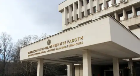 Уволниха консула ни в Хага, събирал такса &ldquo;коронавирус&rdquo;