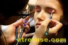 Жените харчат хиляди за неподходящ грим 