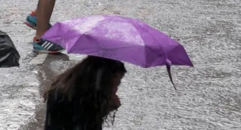 Облачно и дъждовно: Температурите до 15 градуса