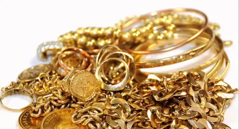 Пачки пари и шепи злато иззети от 10 палата на разследвани за ало измами