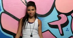 Дивна дебютира с „Мойта музика“ от студиото на Графа