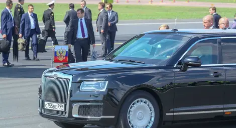 Путин с нова лимузина за срещата с Тръмп