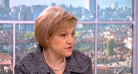 Менда Стоянова: Докато бюджетът е на минус, ще взимаме нови кредити