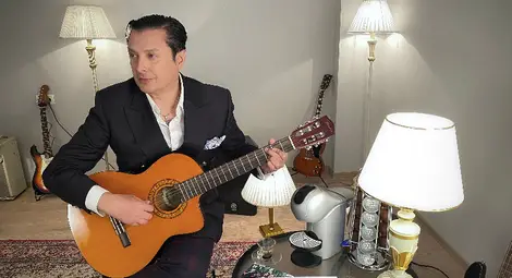 Васил Петров с нов видеоклип и звучене на своя хит: чуйте и вижте &bdquo;Подслон в дъжда&ldquo;