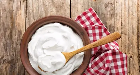 Чиновници унищожават киселото ни мляко, правят го йогурт?