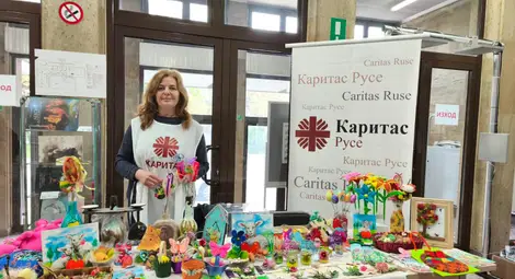 "Каритас"-Русе кани на Великденски базар в Регионална библиотека "Любен Каравелов"