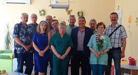 Детски крачета ще тропат на нова  настилка благодарение на ротарианци