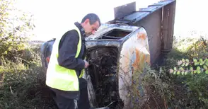 Автомобил на Пътното изгоря след катастрофа