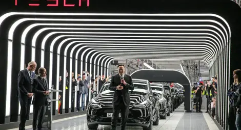 САЩ обмислят да изтеглят от пазара всички автомобили на Tesla с автопилот