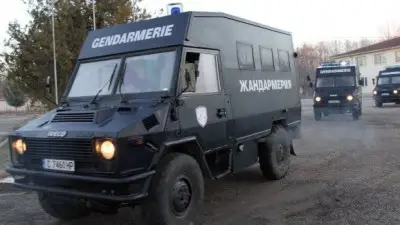Жандармерия щурмува циганската махала в Хасково